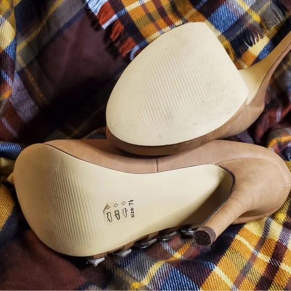 Tan Vegan Leather Pump with Buckle-accented Cutouts Size 7.5 - Picture 10 of 12